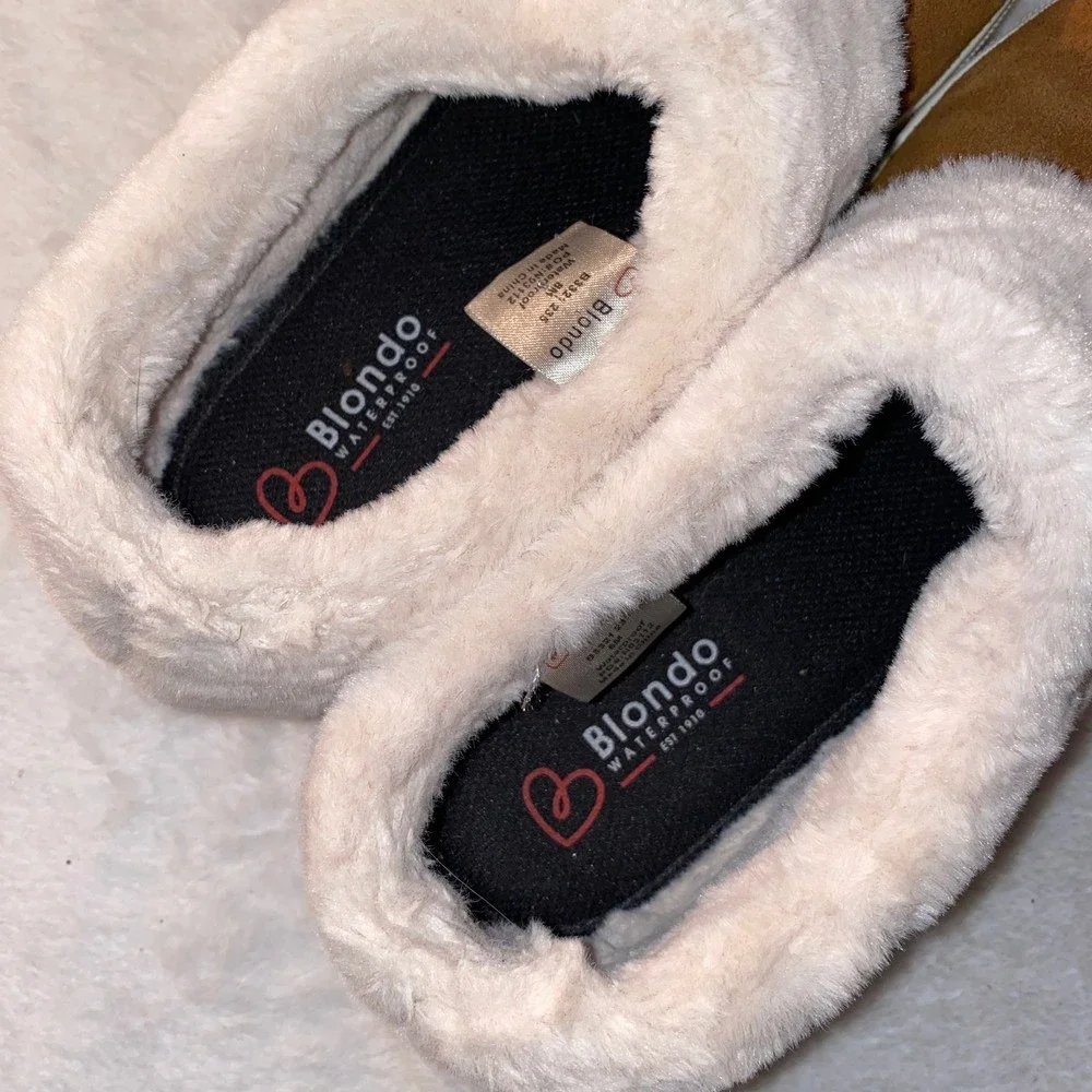Blondo waterproof camel suede ankle shoe slipper faux fur size 8M - Picture 8 of 8
